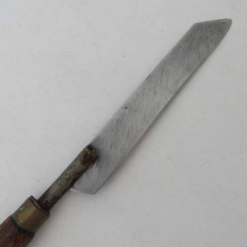 Unusual shaped carving knife