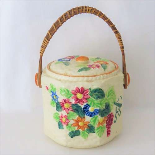 Vintage handpainted cookie jar - Lovely condition