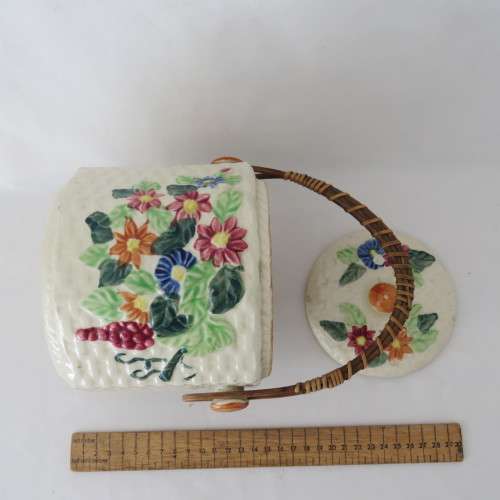 Vintage handpainted cookie jar - Lovely condition