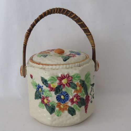 Vintage handpainted cookie jar - Lovely condition