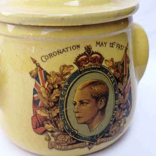 1937 King Edward VIII Coronation sugar bowl - He abdicated from the throne - chip on side