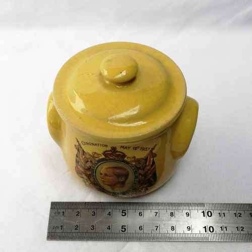 1937 King Edward VIII Coronation sugar bowl - He abdicated from the throne - chip on side