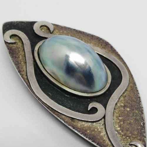Vintage Sterling silver brooch / pendant with mabe pearl - weighs 20.0g