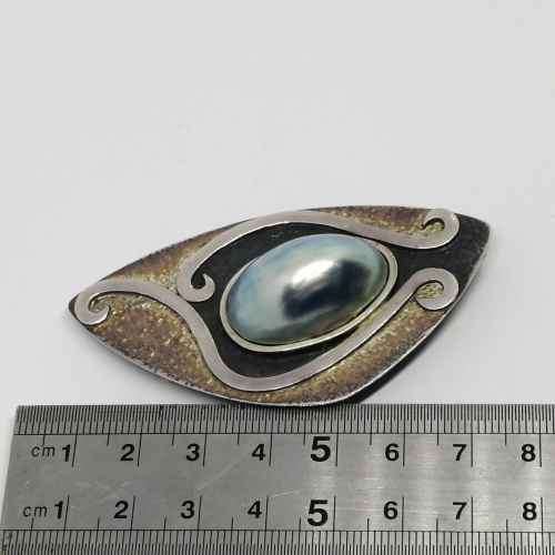 Vintage Sterling silver brooch / pendant with mabe pearl - weighs 20.0g