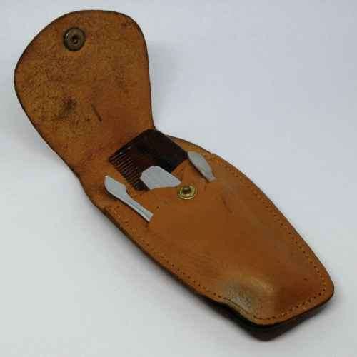 Vintage mens pocket grooming kit - comb broken