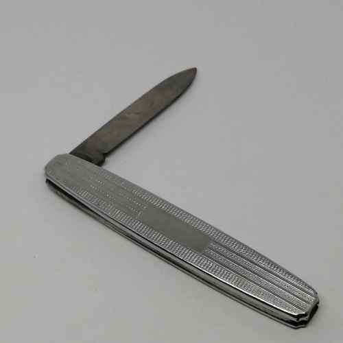 Vintage mens pocket grooming kit - comb broken