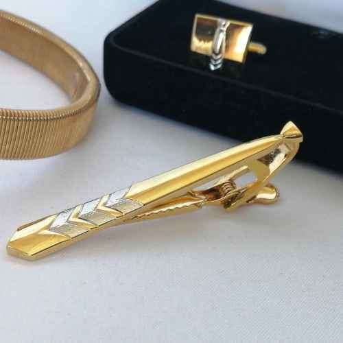 Vintage mens goldplated jewellery set - sleeve garters, cufflinks and tie clip