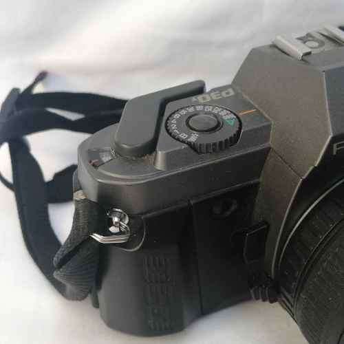 Vintage Pentax P30 T 35mm camera with smc - pentax 1:4-5.6 f = 35-80mm lens