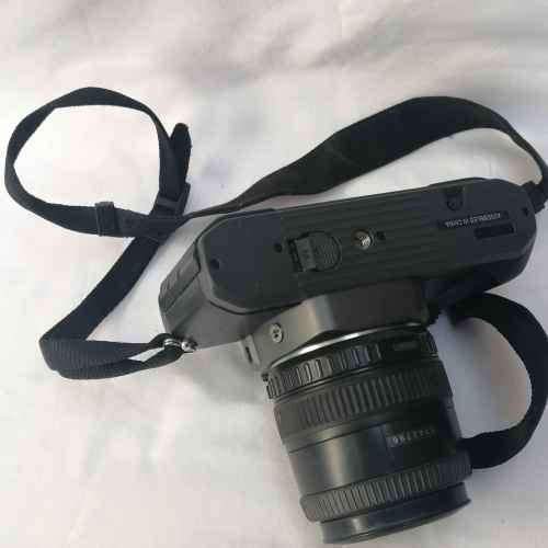 Vintage Pentax P30 T 35mm camera with smc - pentax 1:4-5.6 f = 35-80mm lens
