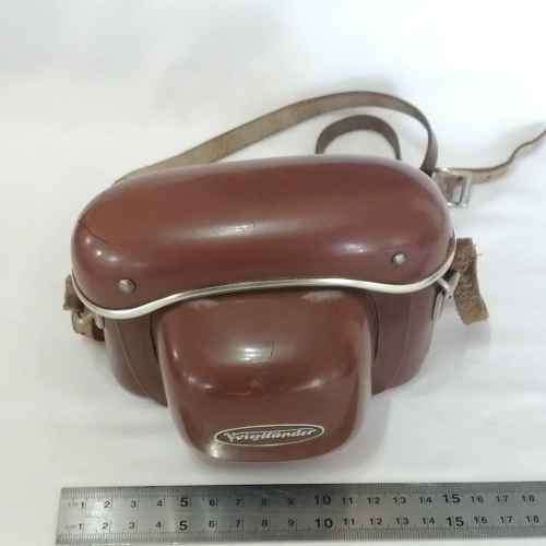 Vintage Voigtlander Vito CL 355 viewfinder camera in leather pouch - light meter not working