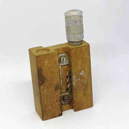 Vintage electrical wall lighter - not tested as i don`t think it is safe