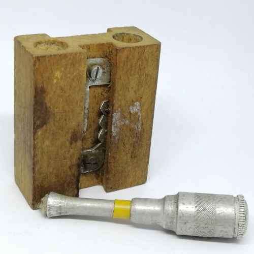 Vintage electrical wall lighter - not tested as i don`t think it is safe