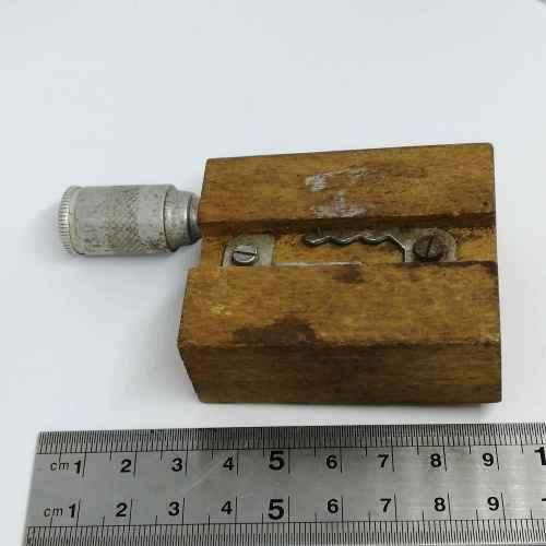 Vintage electrical wall lighter - not tested as i don`t think it is safe