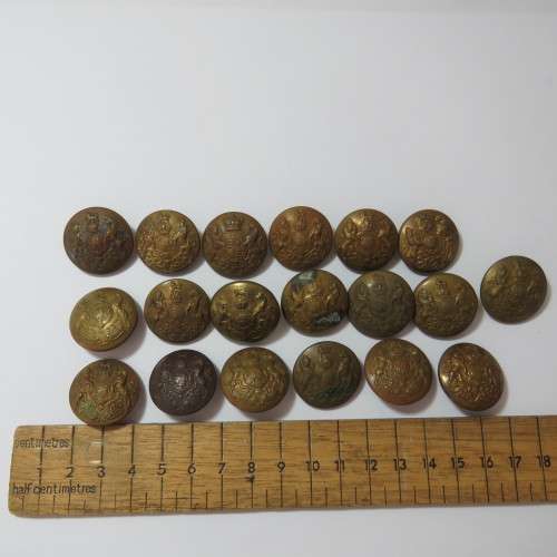British Military Brass Buttons - Lot of 19 all from different makers - Hard to get