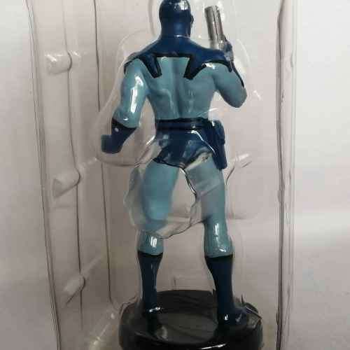 Eaglemoss DC Comics Super Hero Collection #34 - Blue Beetle figurine with magazine