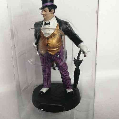 Eaglemoss DC Comics Super Hero Collection #26 - Penguin figurine with magazine