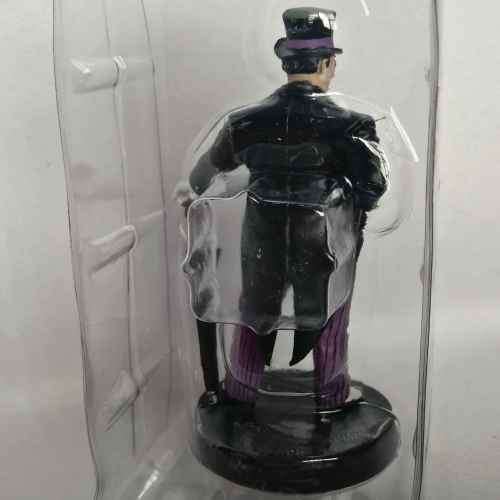 Eaglemoss DC Comics Super Hero Collection #26 - Penguin figurine with magazine