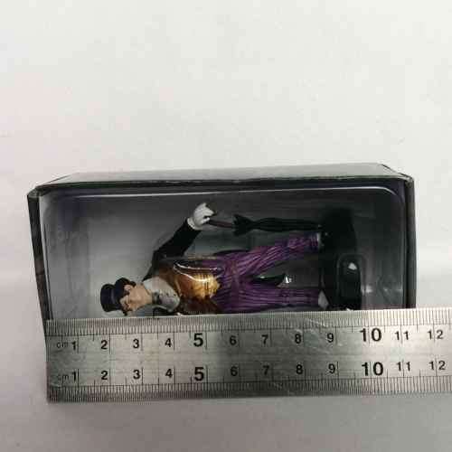 Eaglemoss DC Comics Super Hero Collection #26 - Penguin figurine with magazine