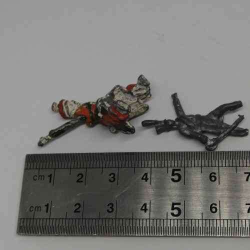Lot of 6 vintage lead soldiers with missing pieces