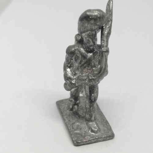 Lot of 4 Vintage lead soldiers
