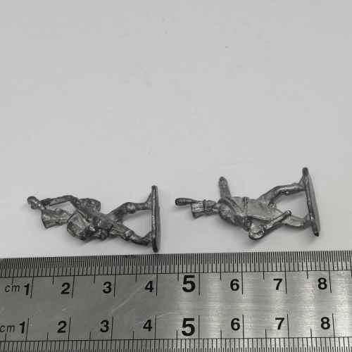 Lot of 4 Vintage lead soldiers