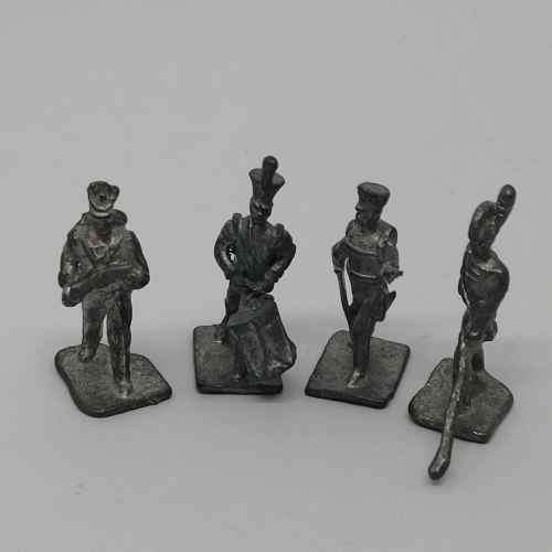 Lot of 4 Vintage lead soldiers