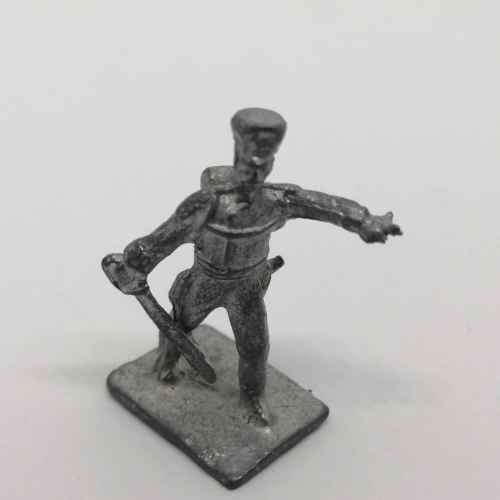 Lot of 4 Vintage lead soldiers