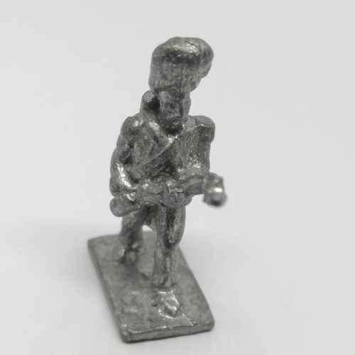 Lot of 4 Vintage lead soldiers