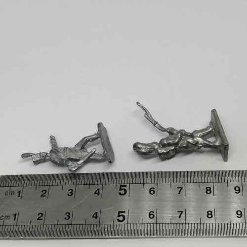Lot of 4 Vintage lead soldiers