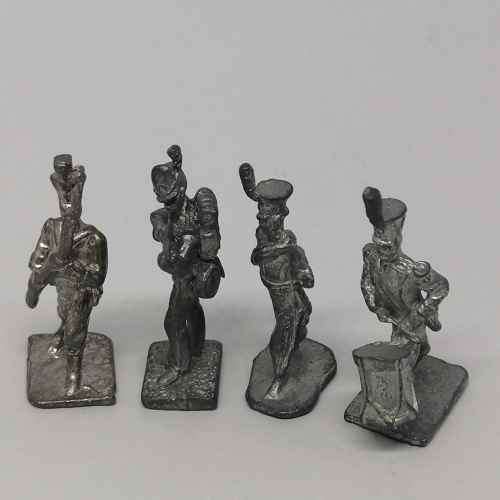 Lot of 4 Vintage lead soldiers