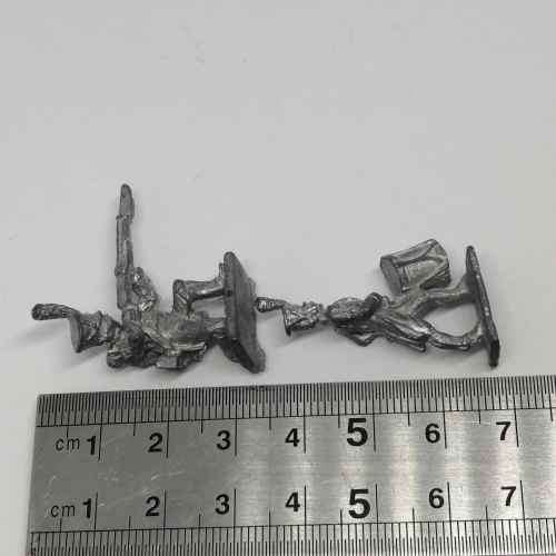 Lot of 4 Vintage lead soldiers