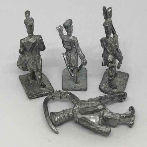 Lot of 4 Vintage lead soldiers