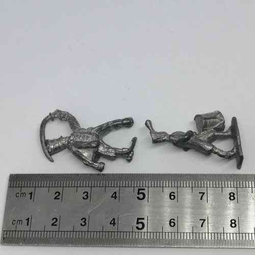 Lot of 4 Vintage lead soldiers