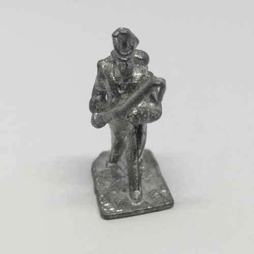 Lot of 4 Vintage lead soldiers