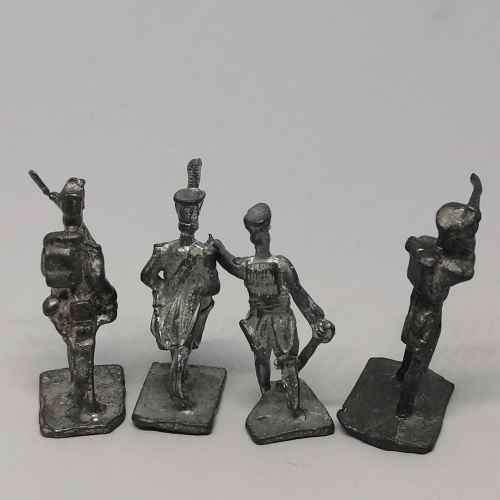 Lot of 4 Vintage lead soldiers