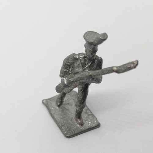 Lot of 4 Vintage lead soldiers