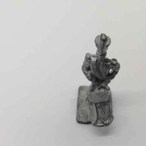 Lot of 4 Vintage lead soldiers