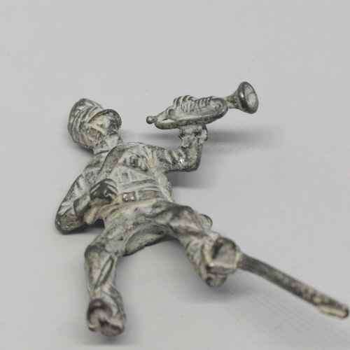 Lot of 4 Vintage lead soldiers
