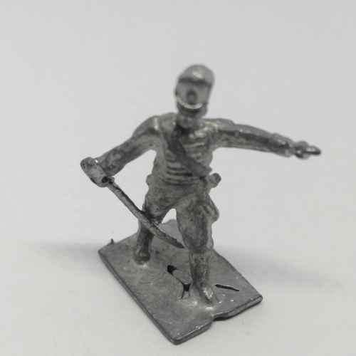 Lot of 4 Vintage lead soldiers