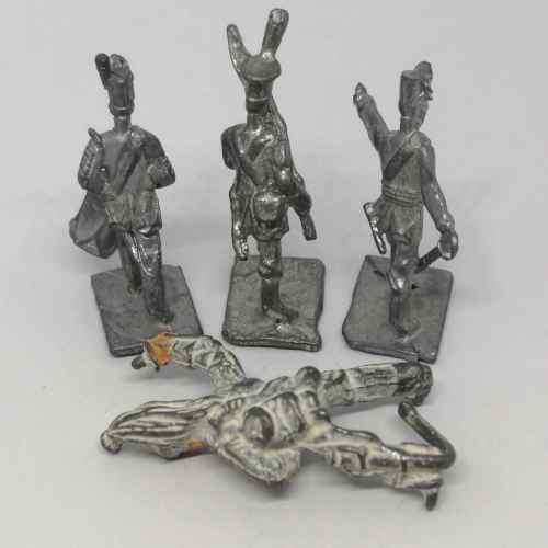 Lot of 4 Vintage lead soldiers