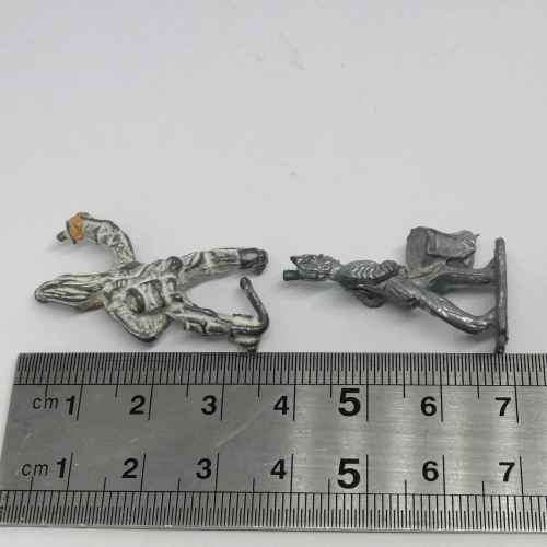 Lot of 4 Vintage lead soldiers