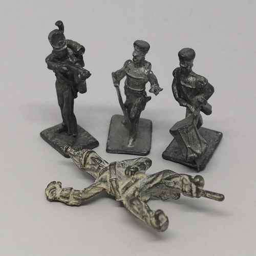 Lot of 4 Vintage lead soldiers