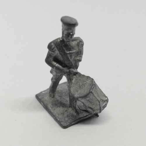 Lot of 4 Vintage lead soldiers