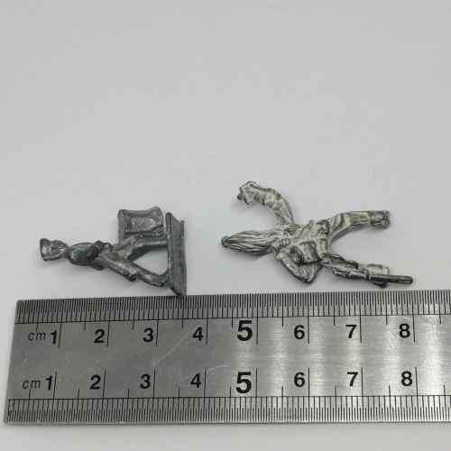 Lot of 4 Vintage lead soldiers