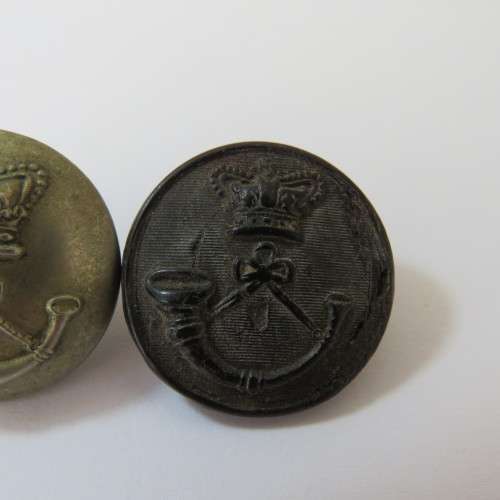 Royal Green Jackets - Pair of buttons white metal and composite