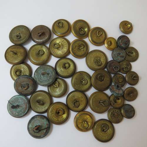 Mixed lot of 39 damaged military buttons
