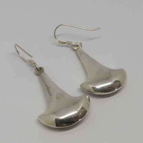Pair sterling silver earrings - weighs 4.1g