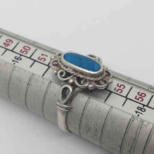 Vintage Sterling silver ring with turquoise - weighs 2.3g - size M1/2