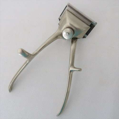 Vintage Champion De Luxe hair clippers