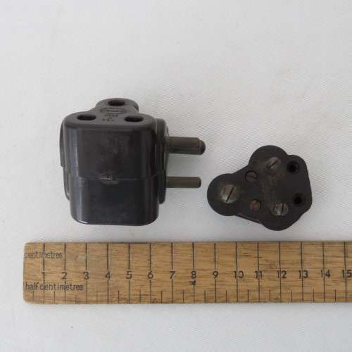 Vintage Lite Master Bakelite small 3 point plug adapter with plug